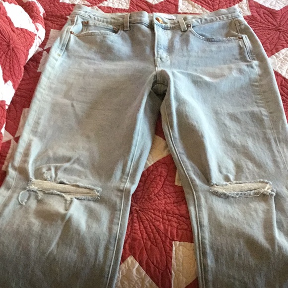 NWOT AYR Light Wash Distressed Jeans - Picture 5 of 6